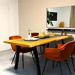 Getaway Apartment mit Balkon - Ruhiges Business-Apartment - direkte S-Bahn nach Messe DUS&ESS Apartment *
