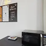 Getaway Apartment mit Balkon - Ruhiges Business-Apartment - direkte S-Bahn nach Messe DUS&ESS