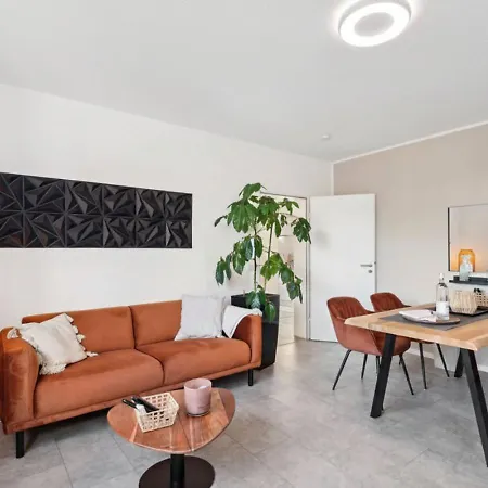 Getaway Mit Balkon - Grossem Doppelbett & Schlafsofa Fuer Insg 4 Pers - Ruhig Gelegen, Ideal Zum Wohlfuehlen&ankommen - Kinderbett&hochstuhl - Messe Duesseldorf&essen - S-bahn Lägenhet Duisburg